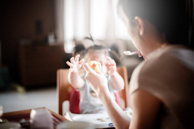 Photo Child brushing teeth