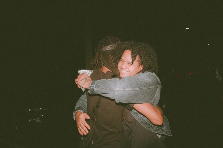 Photo Supportive hug