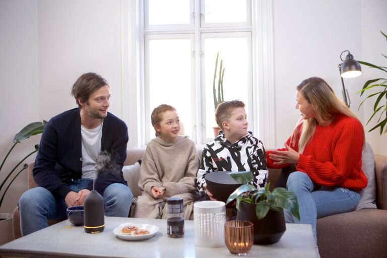 Photo Parent-child conversation