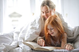 Cum construiești o rutină de seară care funcționează pentru mamă și copil deopotrivă