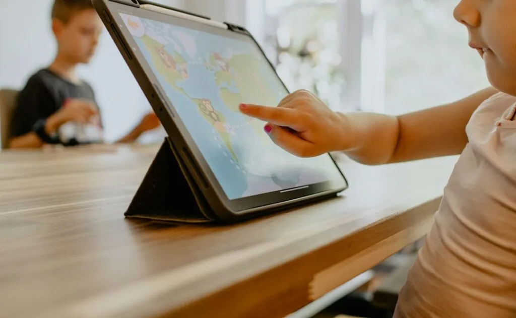 Photo children screen time management